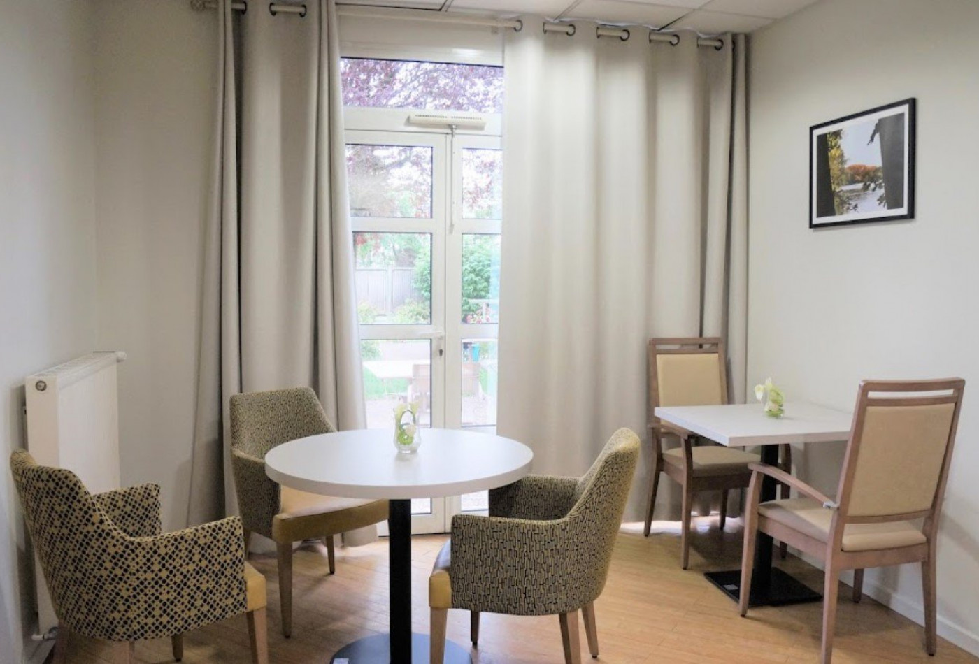 vente Résidence ehpad Sathonay Camp - Photo 2