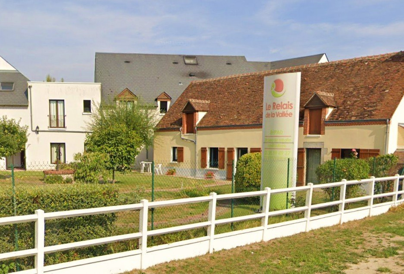 vente Résidence ehpad Seichebrieres - Photo 1