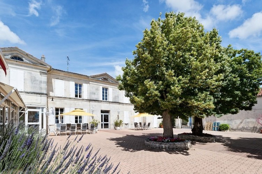 vente Résidence ehpad Trizay - Photo 1