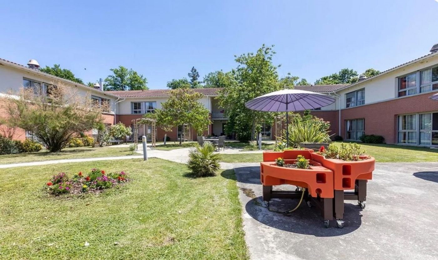 vente Résidence ehpad Sainte Foy D'aigrefeuille - Photo 1