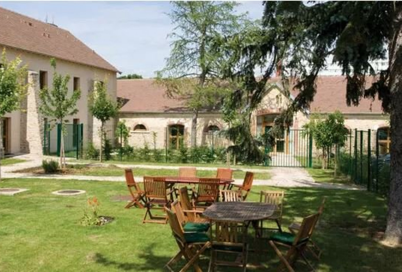 vente Résidence ehpad Evry - Photo 1