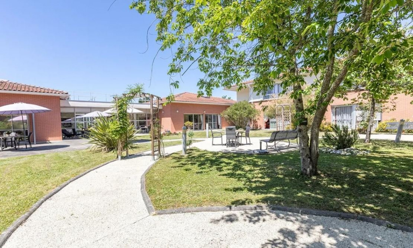 vente Résidence ehpad Sainte Foy D'aigrefeuille - Photo 1