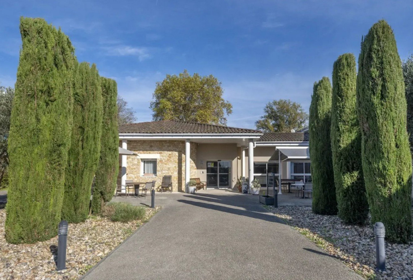 vente Résidence ehpad Jonzac - Photo 1