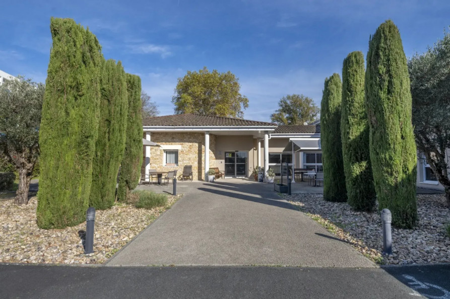 vente Résidence ehpad Jonzac - Photo 1