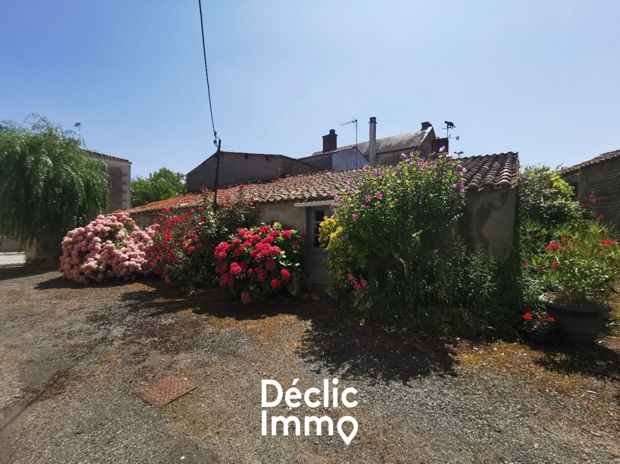 vente Maison à rénover Saint Pierre Le Vieux - Photo 11