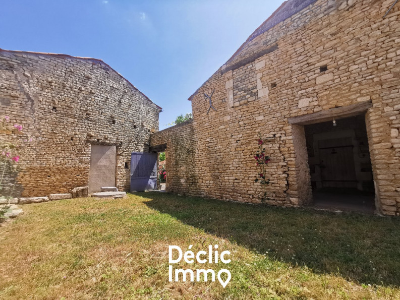 vente Maison à rénover Saint Pierre Le Vieux - Photo 8