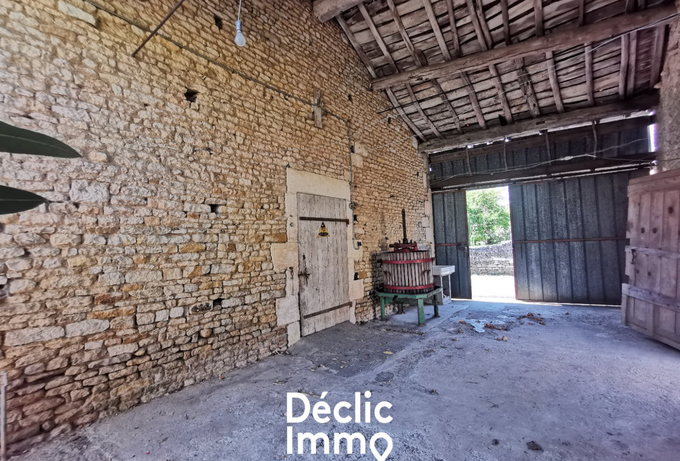 vente Maison à rénover Saint Pierre Le Vieux - Photo 9