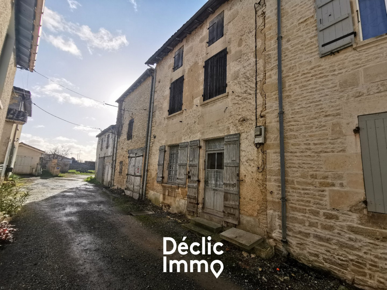 vente Maison à rénover Mauze Sur Le Mignon - Photo 1