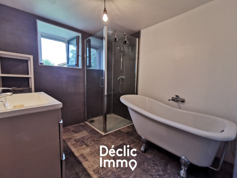 vente Maison et dépendances Pamplie - Photo 6