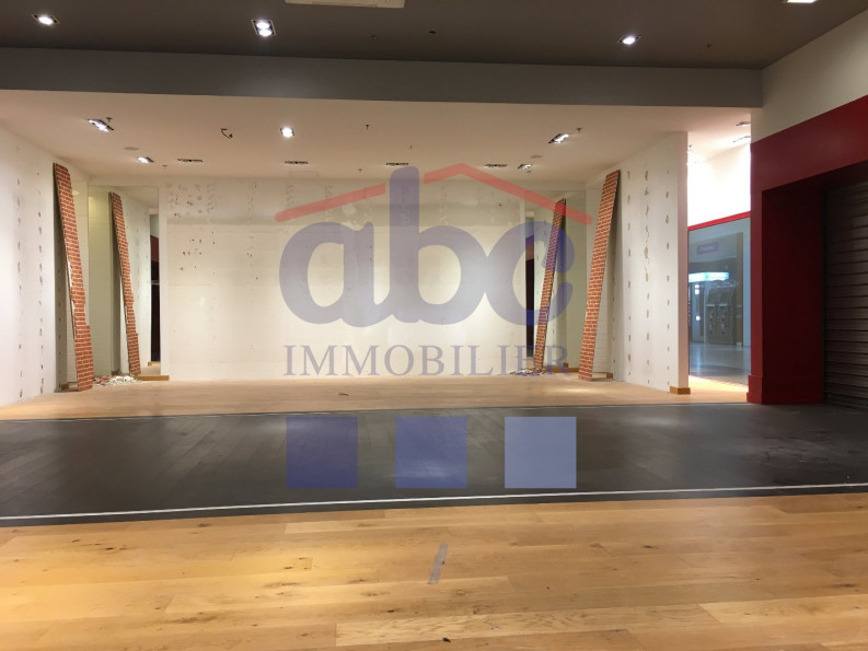 location Local commercial Albi - Photo 2