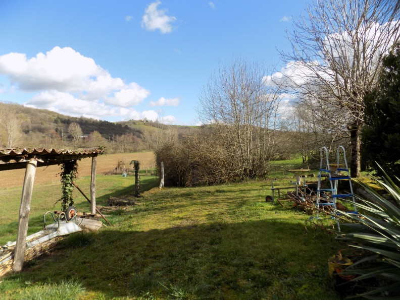 vente Maison Puycelsi - Photo 1