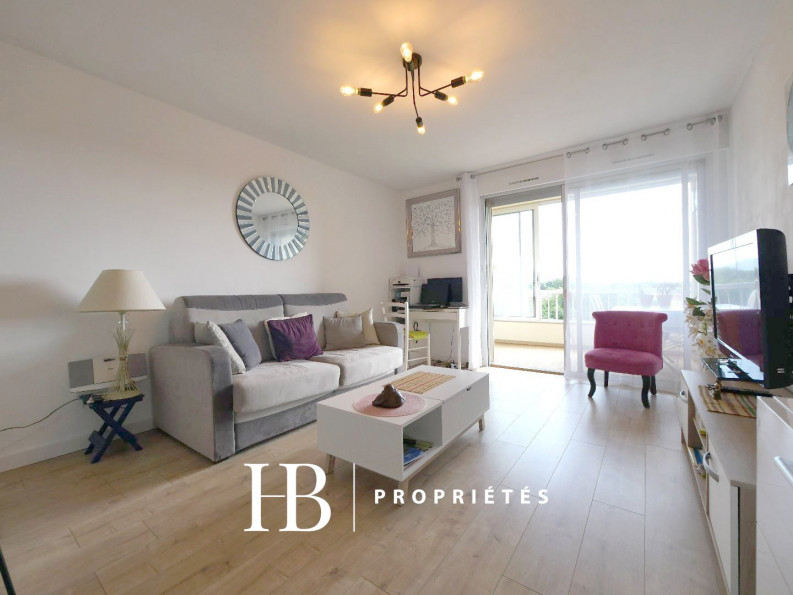 vente Appartement rénové Six Fours Les Plages - Photo 2