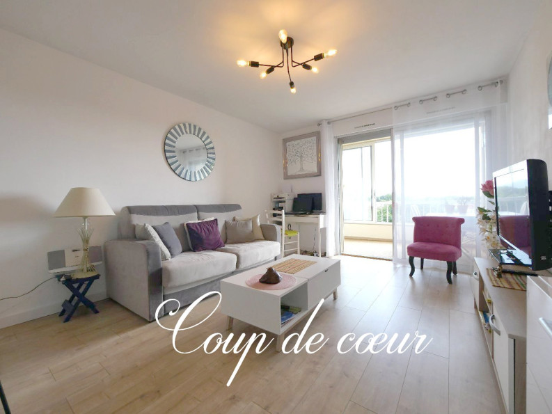 vente Appartement rénové Six Fours Les Plages - Photo 1