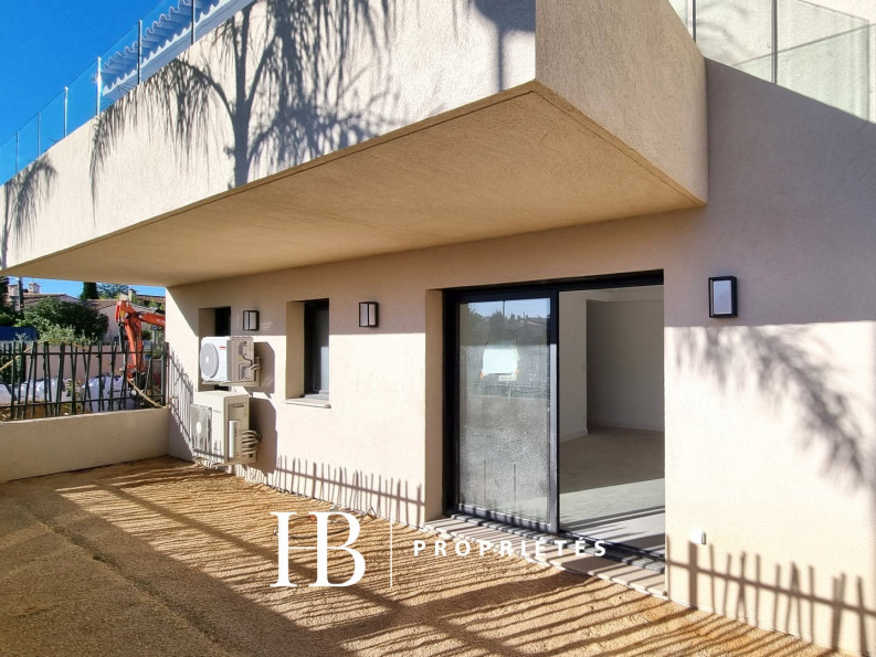 vente Appartement en rez de jardin Six Fours Les Plages - Photo 2