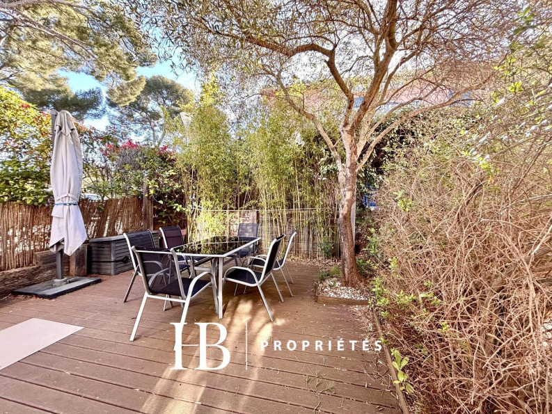 vente Appartement en rez de jardin Sanary Sur Mer - Photo 1