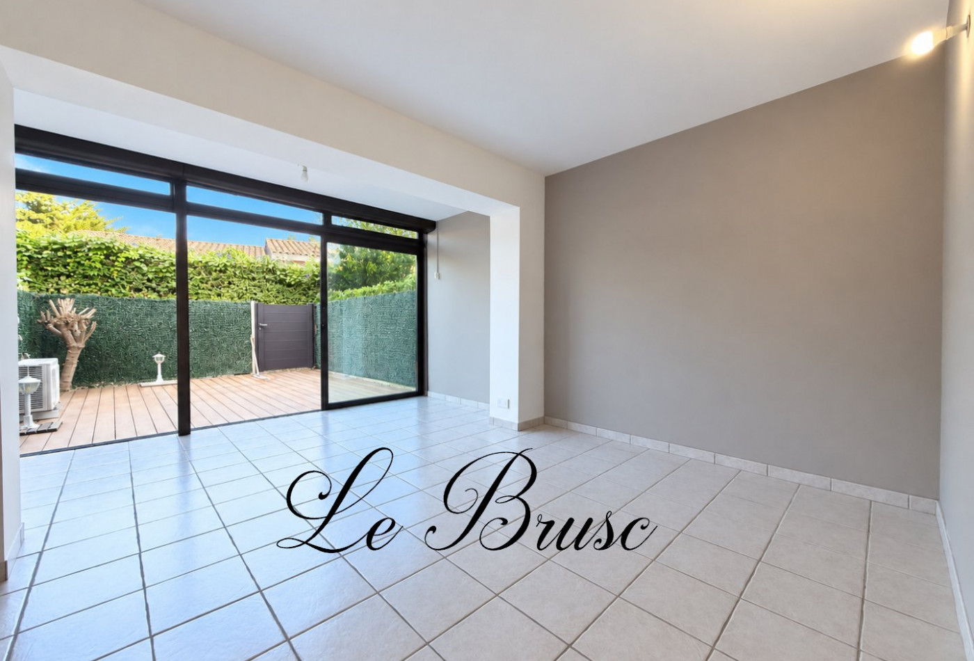 vente Appartement en rez de jardin Six Fours Les Plages - Photo 1