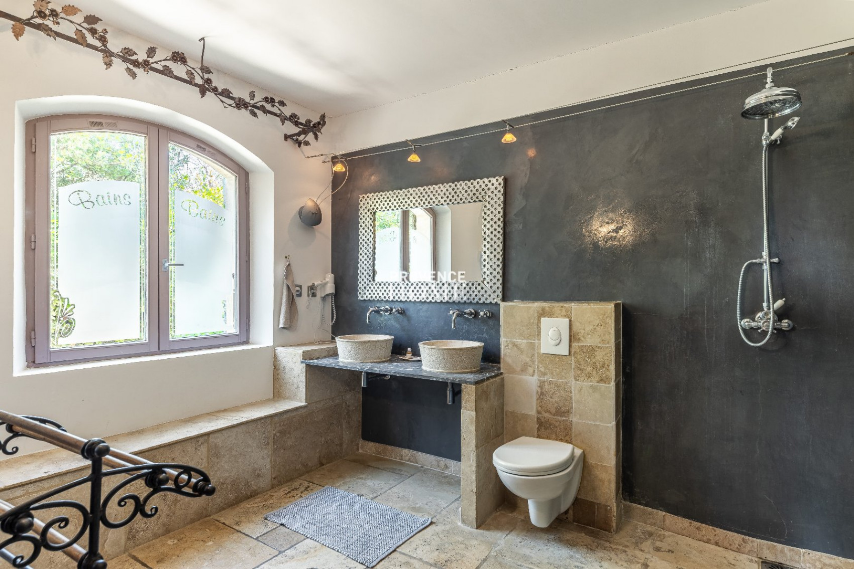 sale Maison de caractère Robion - Photo 10