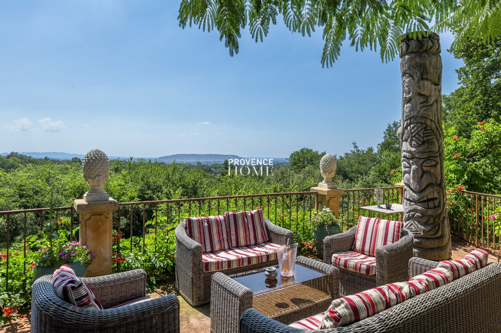 sale Maison de caractère Robion - Photo 2