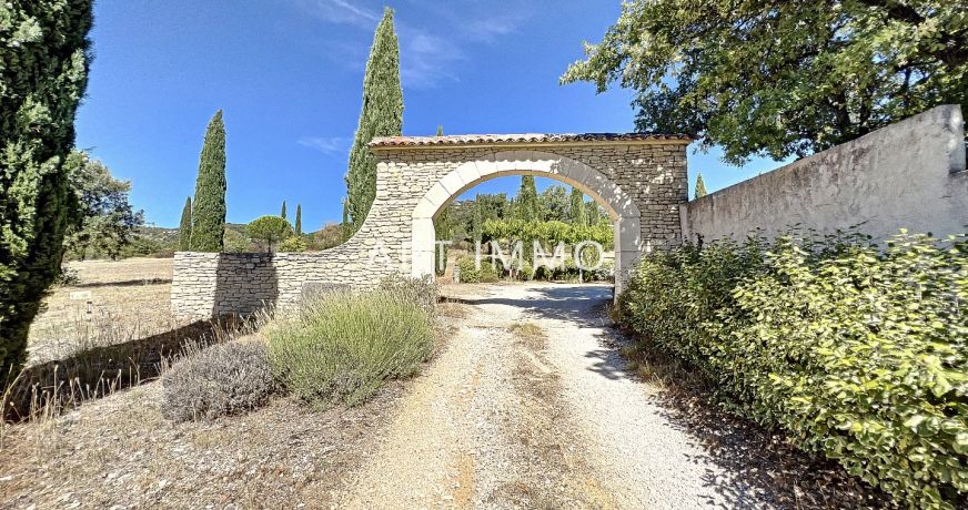 vente Propriété Murs