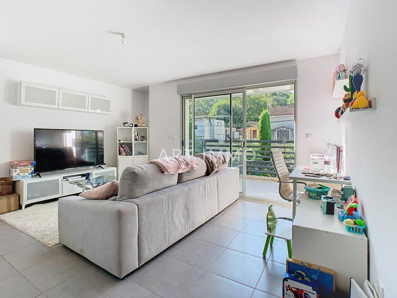 location Appartement en résidence Robion - Photo 2