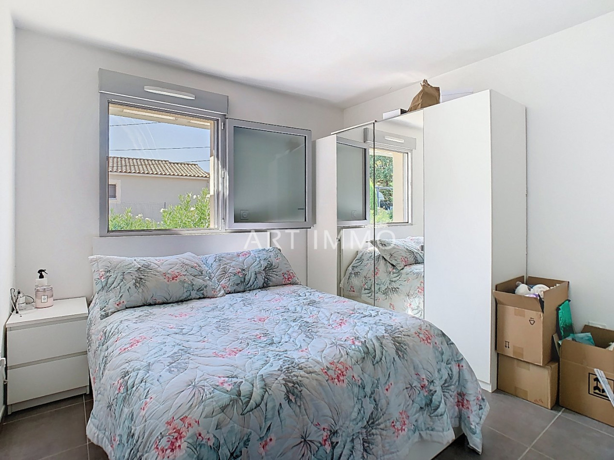 location Appartement en résidence Robion - Photo 4