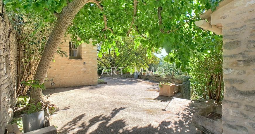 location Maison en pierre Gordes