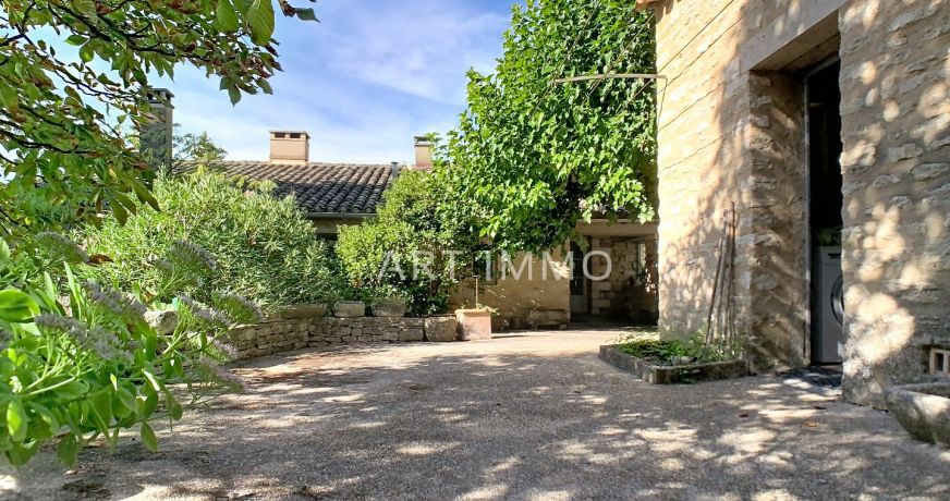 location Maison en pierre Gordes