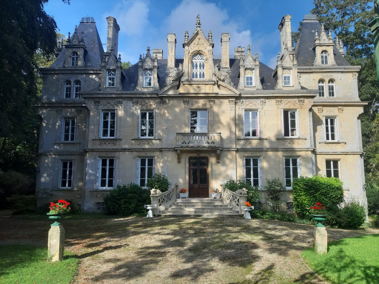 Vente Château / Manoir 466m² 12 Pièces à Caen (14000) - Axo & Actifs
