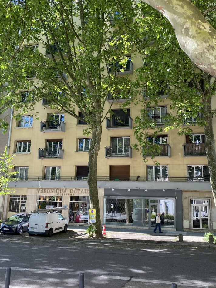 vente Local commercial Grenoble - Photo 1