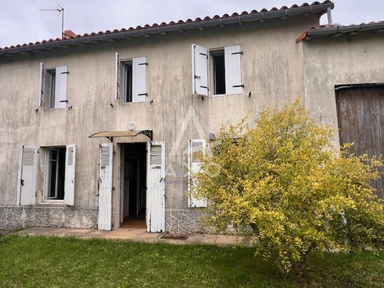 vente Maison à rénover Limalonges - Photo 10