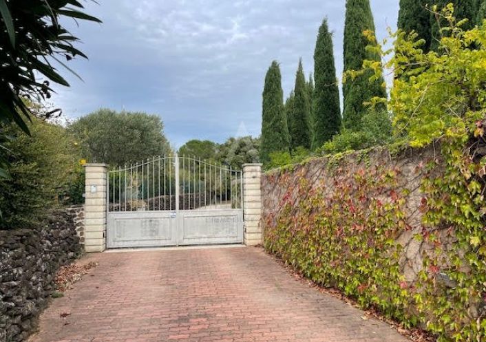 vente Villa Lacoste