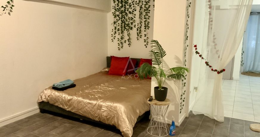 location Local commercial Nimes