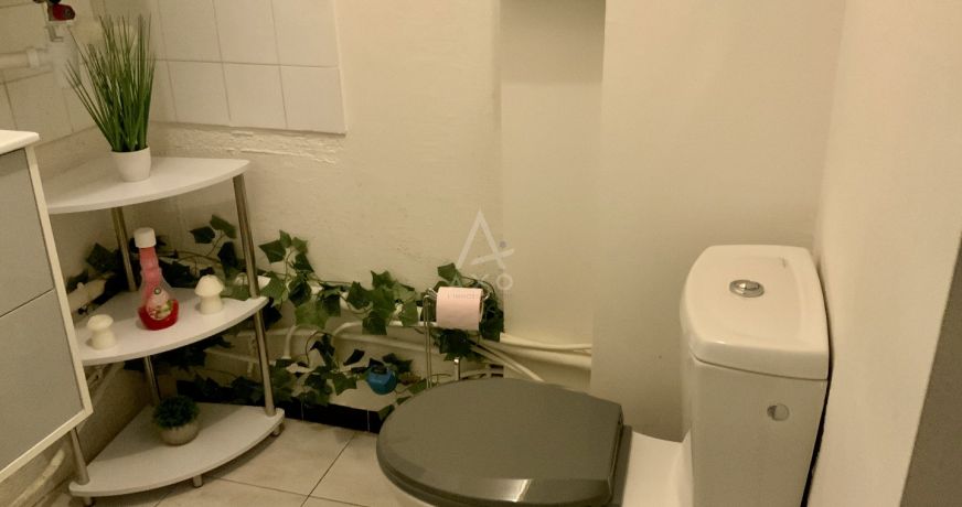 location Local commercial Nimes