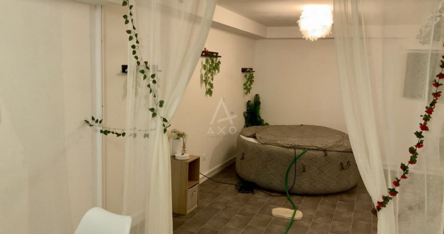 location Local commercial Nimes