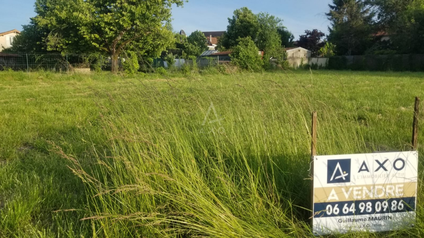 vente Terrain Barbezieux Saint Hilaire - Photo 1