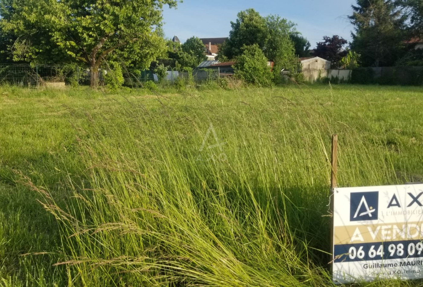 vente Terrain Barbezieux Saint Hilaire - Photo 1