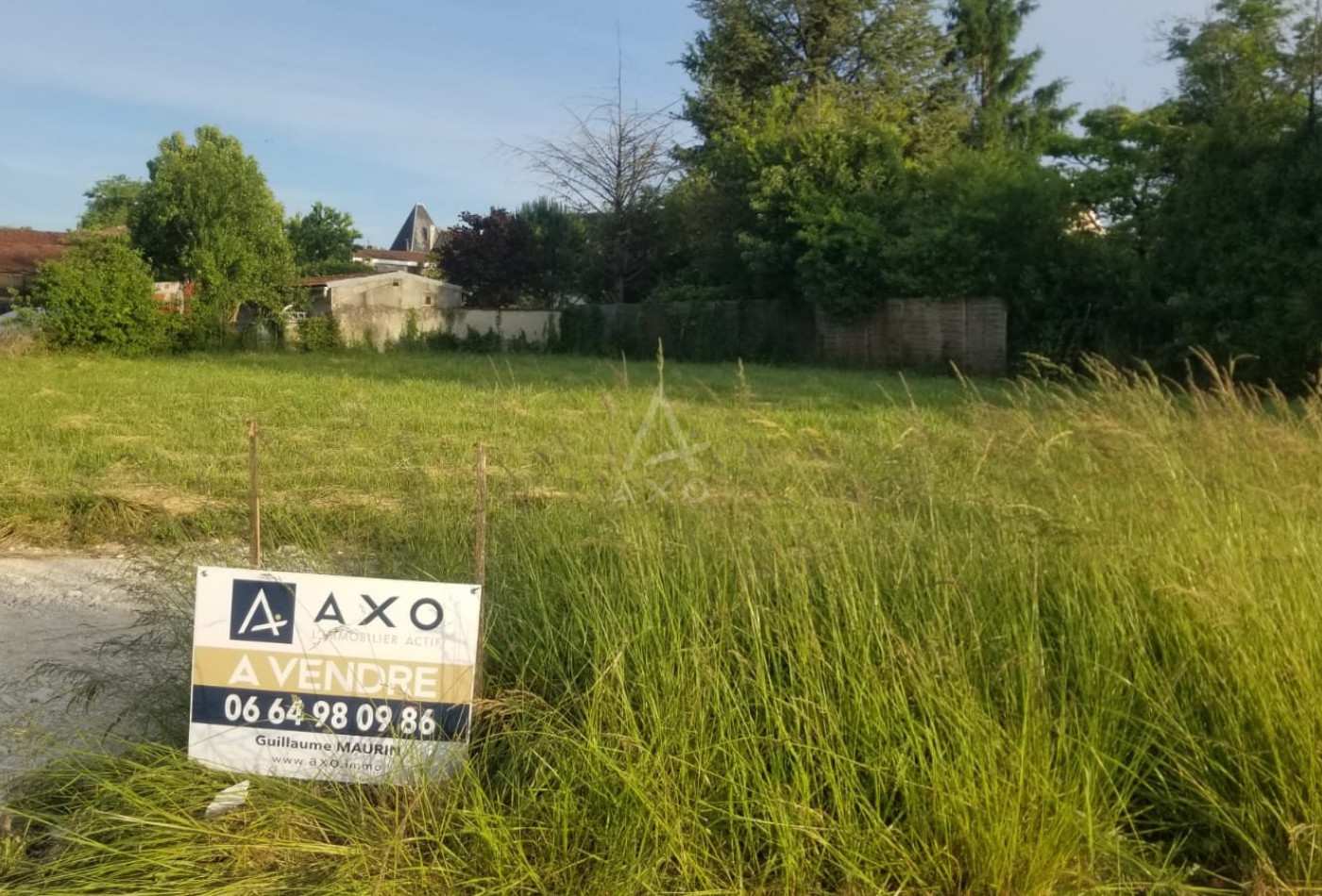 vente Terrain Barbezieux Saint Hilaire - Photo 2