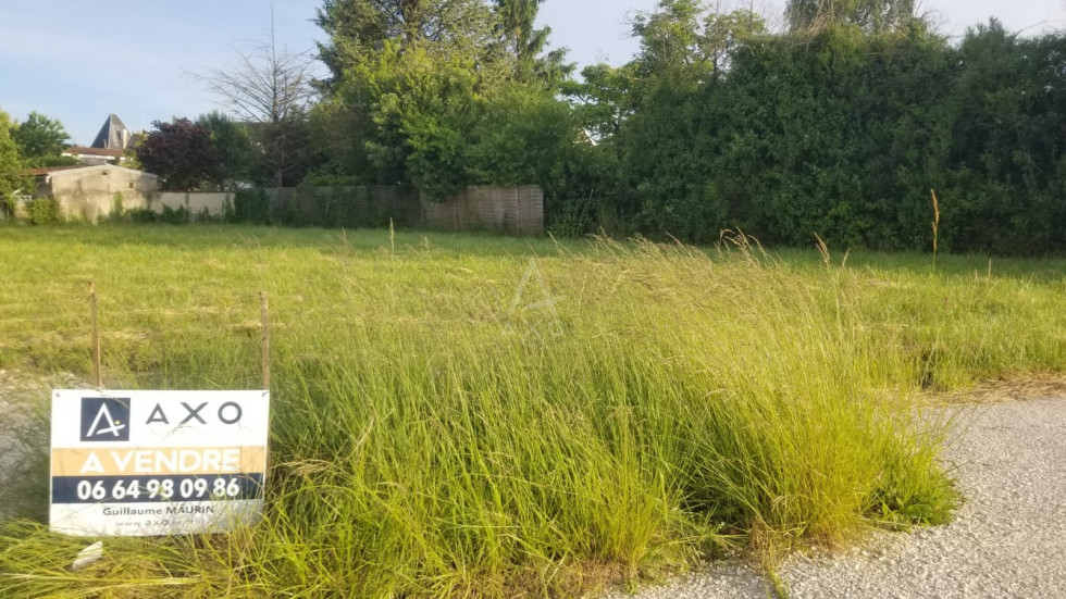 vente Terrain Barbezieux Saint Hilaire - Photo 1