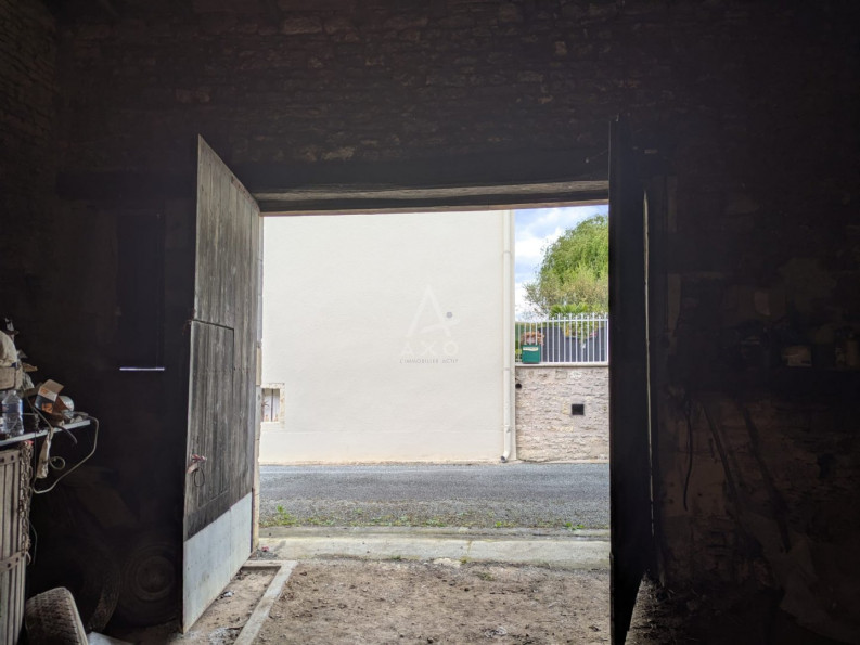 vente Garage Saint Hilaire De Villefranche - Photo 3