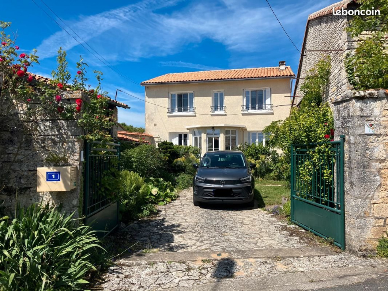 vente Maison Aunac - Photo 1