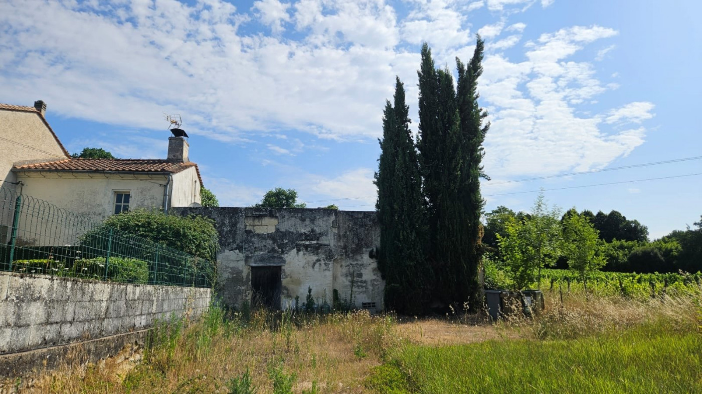 vente Maison à rénover Saint Germain De La Riviere - Photo 1