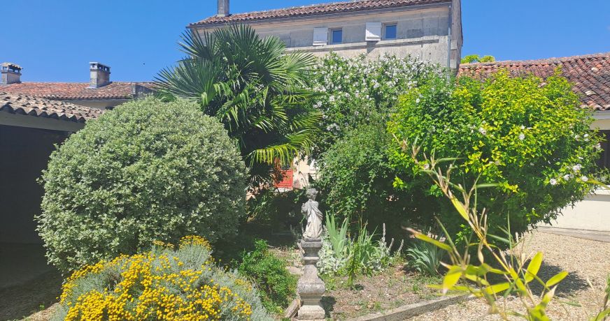 vente Maison en pierre Saint Meme Les Carrieres