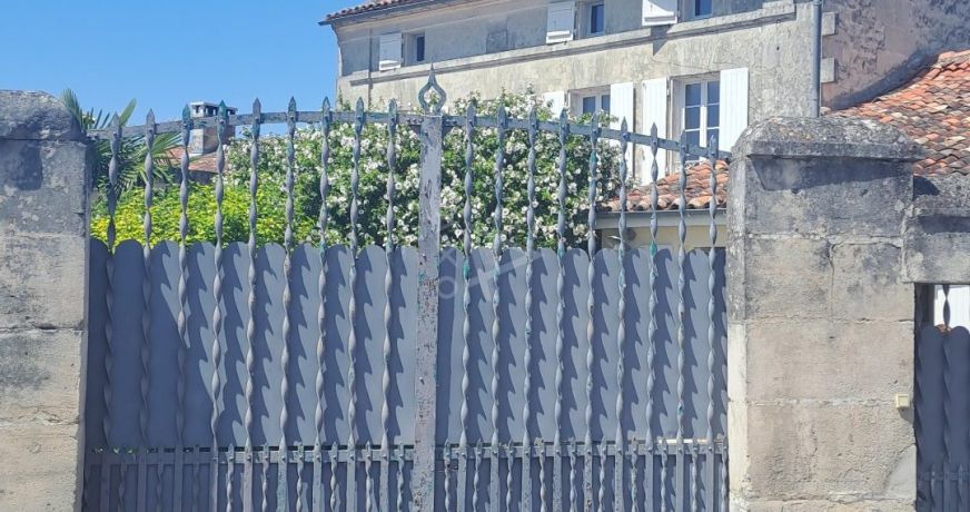 vente Maison en pierre Saint Meme Les Carrieres