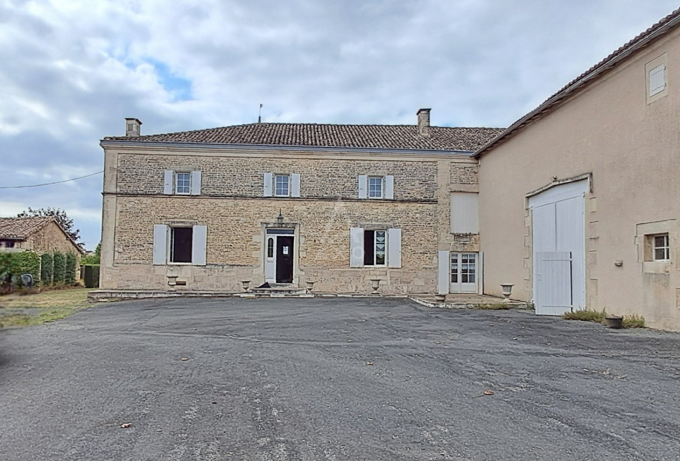 vente Maison en pierre Ruffec - Photo 2