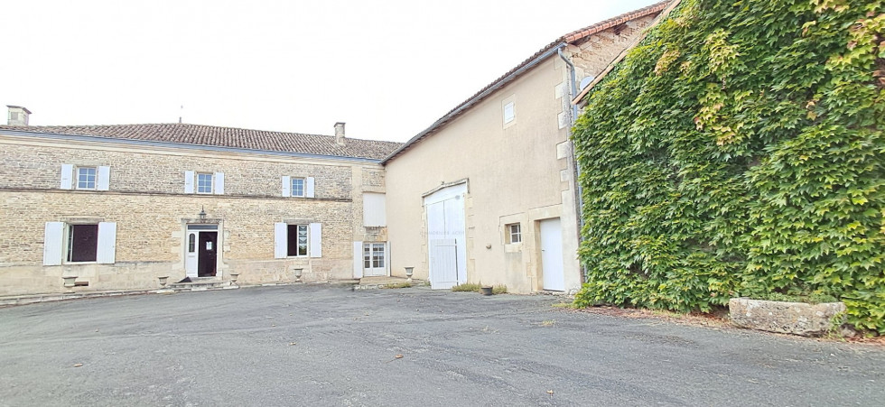 vente Maison en pierre Ruffec - Photo 3