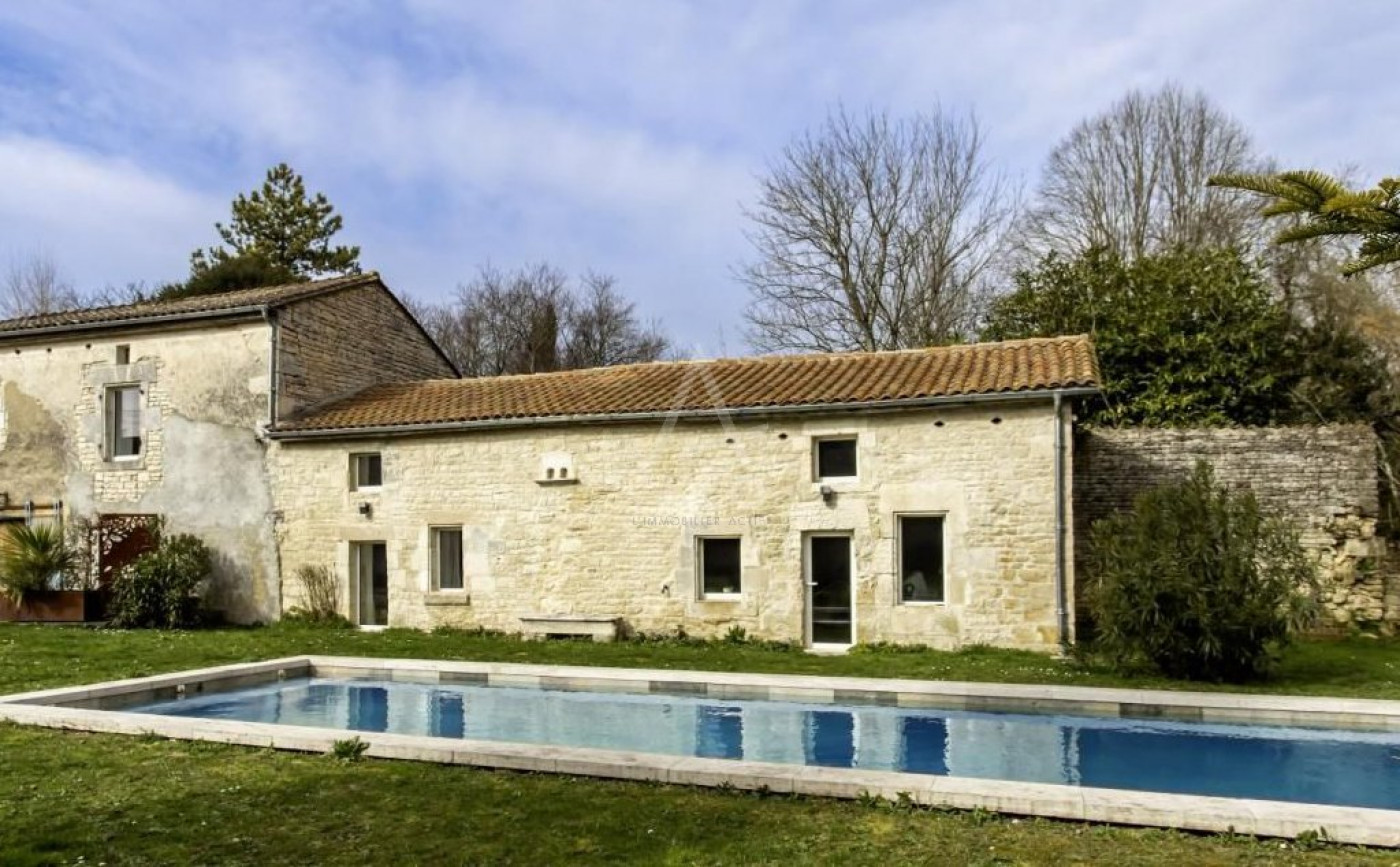 sale Maison de caractère Douzat - Photo 3