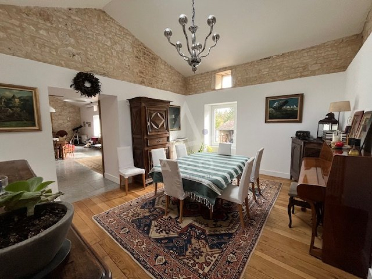 sale Maison de caractère Douzat - Photo 8