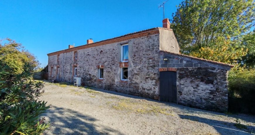 vente Remise en pierre Le Landreau