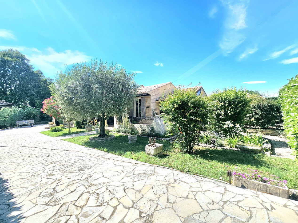 sale Maison Maubec - Photo 1