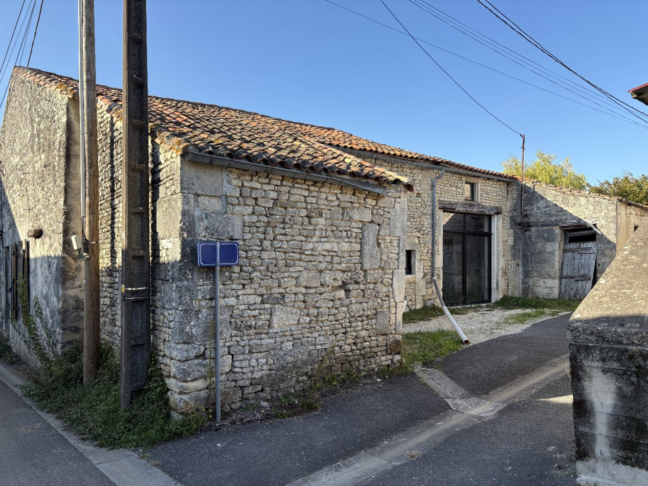 vente Maison en pierre Hiersac - Photo 1